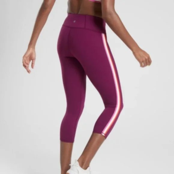 Athleta ~Contender Side Stripe Medium Capri Workout Leggings - Picture 14 of 15
